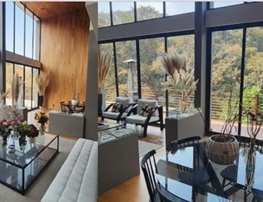 Residencia con terraza y domo central en Bosque Real — fotografía 1